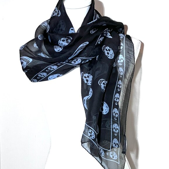 Alexander McQueen Silk Large Iconic Skull Scarf Shawl Black White - Picture 1 of 8